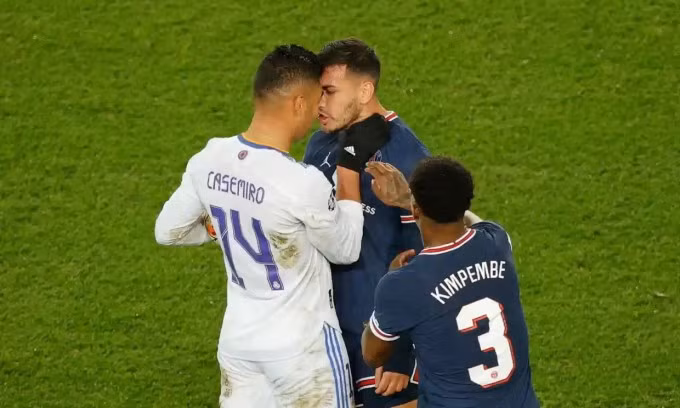 Casemiro bị treo giò ở lượt về sẽ khiến Real gặp bất lợi lớn. Ảnh: AFP.