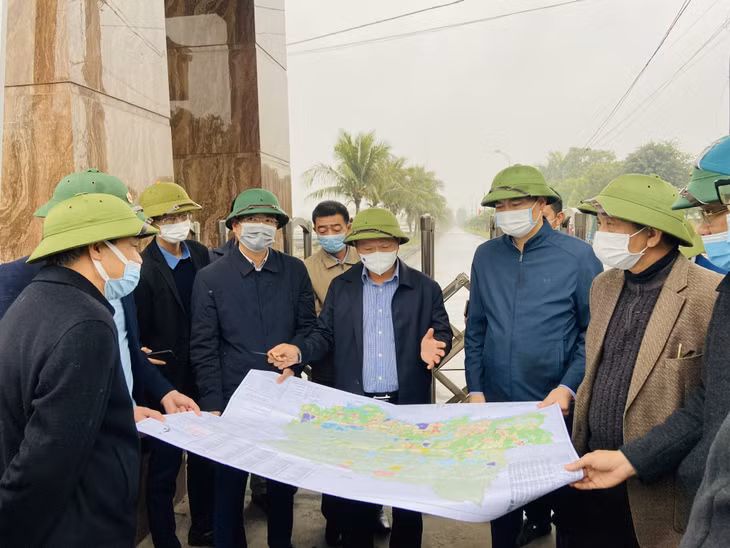 Đồng chí Phó Chủ tịch Thường trực UBND tỉnh yêu cầu chậm nhất là trước ngày 15/4, TX Đông Triều phải bàn giao toàn bộ mặt bằng sạch cho Ban quản lý dự án.