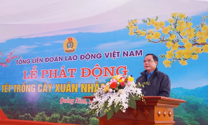 Chủ tịch Tổng LĐLĐ Việt Nam Nguyễn Đình Khang phát động Tết trồng cây Xuân Nhâm Dần.