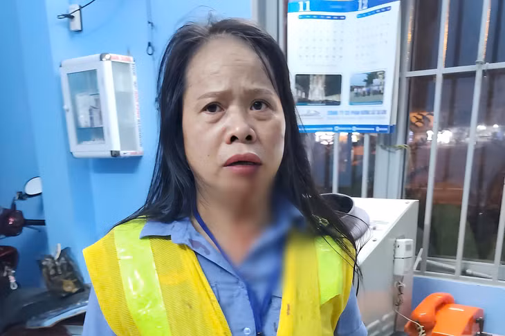 Nữ nhân viên gác chắn Võ Thị Bình bị hành hung khi đang làm nhiệm vụ. Ảnh: VNR cung cấp