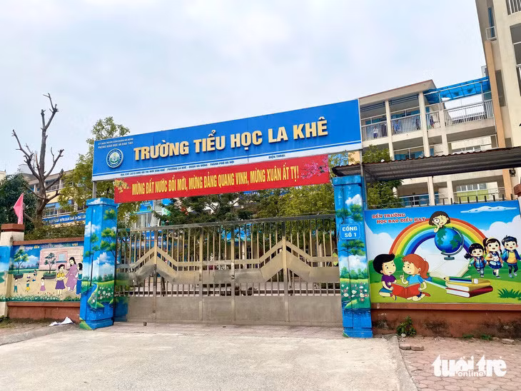 Trường tiểu học La Khê, quận Hà Đông, Hà Nội - nơi xảy ra sự việc trong phản ánh - Ảnh: NGUYÊN BẢO