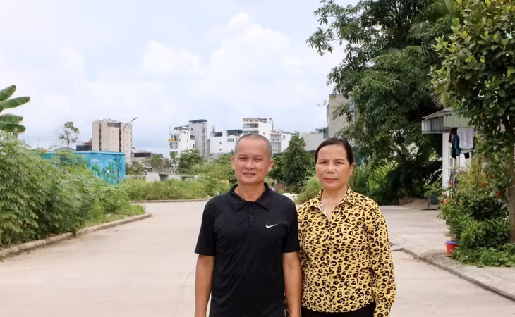Gia đình ông Phạm Văn Khởi (phường Hùng Thắng) hiến mảnh đất trên 500m2 ước tính giá trị trên 10 tỷ đồng để làm tuyến đường và cống giáp ranh khu đô thị Hùng Thắng.