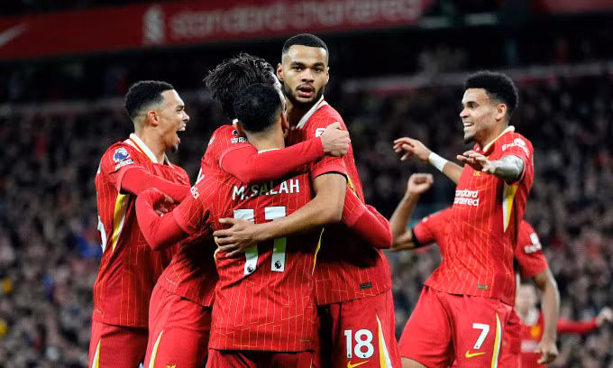 Cầu thủ Liverpool mừng bàn mở tỷ số. Ảnh: PA