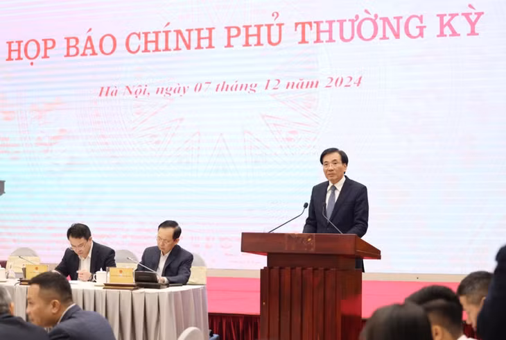 Bộ trưởng, Chủ nhiệm Văn phòng Chính phủ Trần Văn Sơn, Người phát ngôn của Chính phủ chủ trì buổi họp báo Chính phủ tháng 11 - Ảnh: VGP