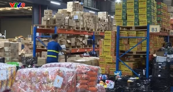 Gần 65.000 nhà bán hàng rời sàn thương mại điện tử - Ảnh 1.
