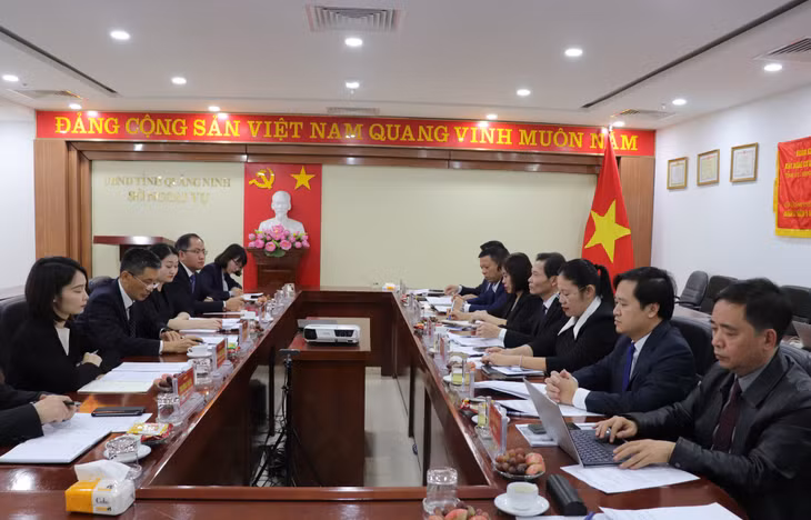 Quang cảnh buổi làm việc.