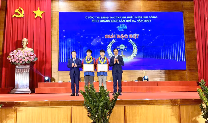 Phần mềm PLANTSR: Giải pháp AI chăm sóc và phát hiện bệnh hại trên cây ổi của học sinh Trường THPT Chuyên Hạ Long đạt giải Đặc biệt của Cuộc thi.