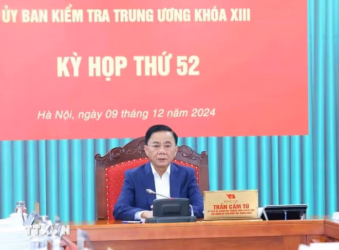 Ông Trần Cẩm Tú, Ủy viên Bộ Chính trị, Thường trực Ban Bí thư, Chủ nhiệm Ủy ban Kiểm tra Trung ương chủ trì kỳ họp. (Ảnh: Phương Hoa/TTXVN)