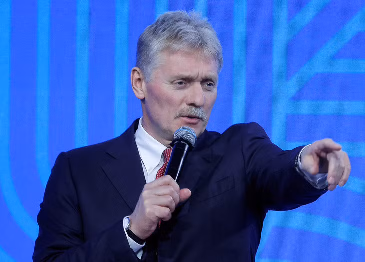 Người phát ngôn Điện Kremlin Dmitry Peskov dự một cuộc họp báo tại Hội nghị thượng đỉnh BRICS ở Kazan, Nga ngày 24-10 năm nay - Ảnh: REUTERS