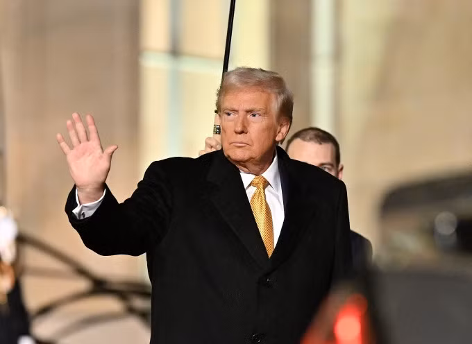 Tổng thống Mỹ đắc cử Donald Trump trong chuyến thăm Paris, Pháp, ngày 8/12. Ảnh: AFP