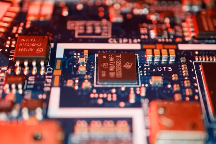 Mỹ áp đặt lệnh hạn chế lên ngành công nghiệp chip Trung Quốc. (Ảnh: Reuters)