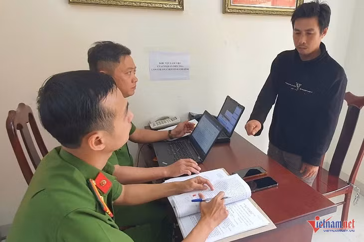 Đối tượng Trần Quang Thạnh tại cơ quan công an. Ảnh: Hải Dương