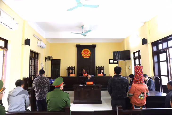Quang cảnh phiên tòa