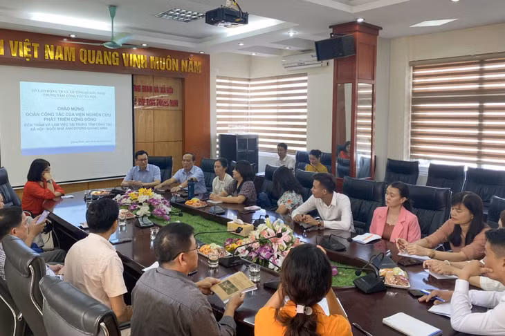 Trung tâm Công tác xã hội Quảng Ninh làm việc với Đoàn công tác của Viện nghiên cứu phát triển cộng đồng, tháng 11/2023. Ảnh do đơn vị cung cấp