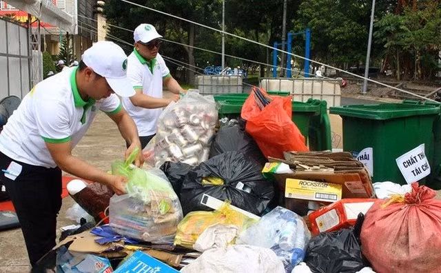Lộ trình phân loại rác tại nguồn có thể bị chậm lại.