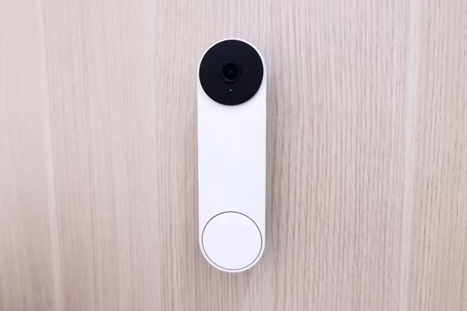 Chuông cửa thông minh Google Nest Doorbell. Ảnh: NurPhoto.