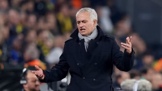 Jose Mourinho đối mặt nguy cơ bị sa thải.