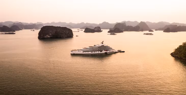 Grand Pioneers Cruise là hãng du thuyền đầu tiên của Việt Nam được vinh danh là hãng du thuyền xanh tốt nhất thế giới tại giải thưởng World Cruise Awards.