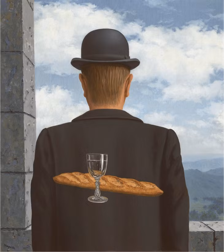 Danh họa René Magritte tiếp tục có tranh đắt nhất năm với bức L'ami intime. Tranh trở lại sàn đấu giá sau 44 năm, được Christie's bán với mức 42,12 triệu USD hồi tháng 3. Bức vẽ mô tả người đàn ông đội mũ quả dưa - biểu tượng quen thuộc trong sáng tác của René Magritte - đang quay mặt đi, phần lưng có một chiếc bánh mì dài và ly rượu vang lơ lửng.