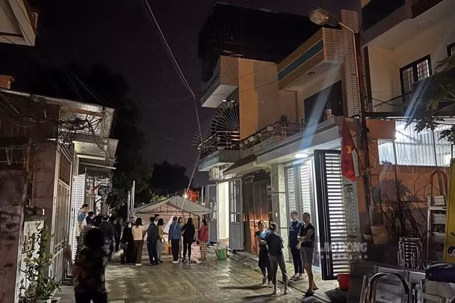 Cơ quan công an điều tra nghi án thầy giáo ở Hòa Bình bị hàng xóm sát hại. Ảnh: Minh Nguyễn