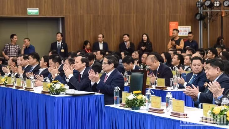 Thủ tướng Phạm Minh Chính và lãnh đạo các bộ, ngành, đại biểu tham dự hội nghị. (Ảnh: TRẦN HẢI)