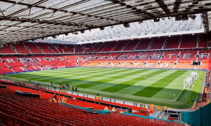 Sân nhà Man Utd thực sự cần xây mới.