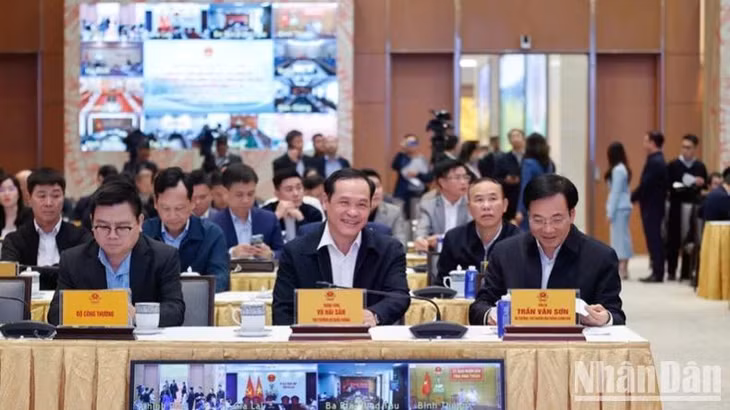 Đại diện lãnh đạo các bộ, ngành và các đại biểu tham dự Hội nghị. (Ảnh: Trần Hải)