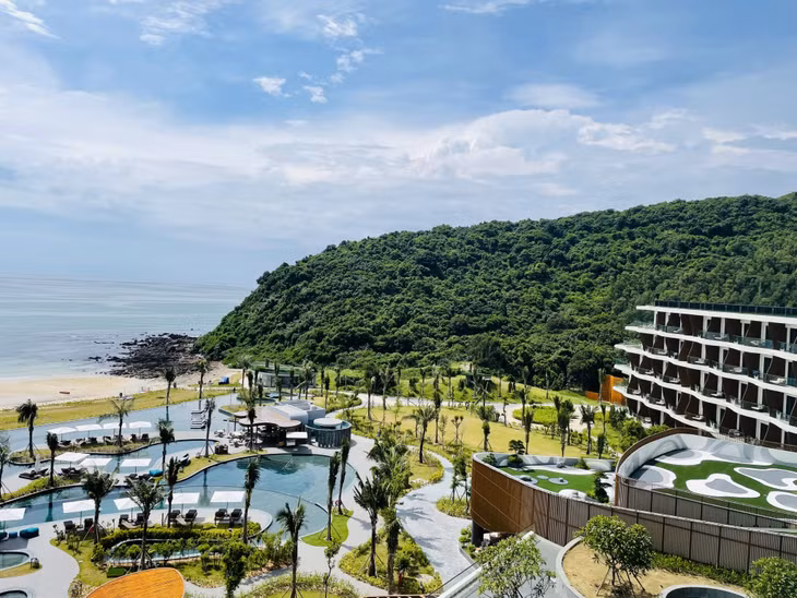 Khách sạn Angsana Quan Lạn Hạ Long Bay do Công ty CP Viglacera Vân Hải làm chủ đầu tư được khai trương từ tháng 7/2024.