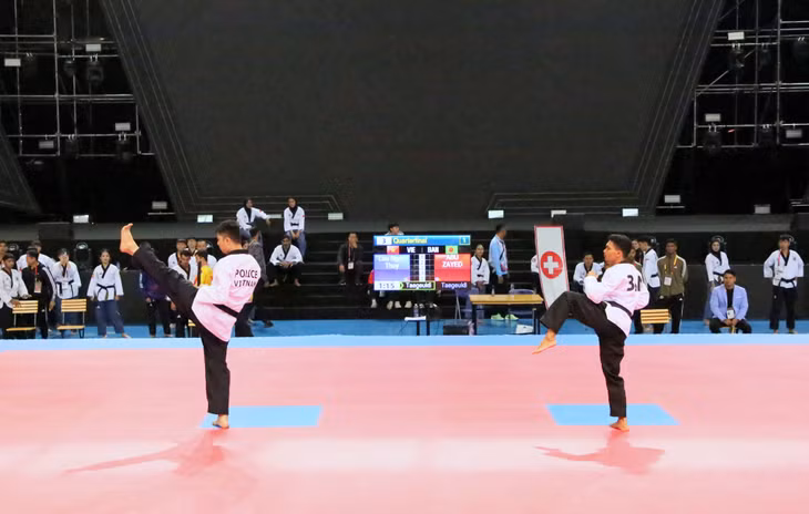 Phần thi bài quyền cá nhân nam của các VĐV đòi hỏi sự chính xác, thuần thục và đẹp mắt trong từng động tác.