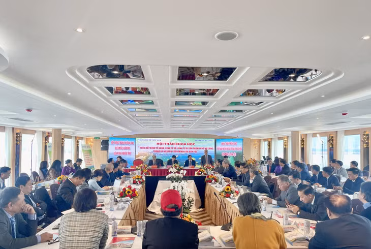 Các chuyên gia đầu ngành trong lĩnh vực phát triển kinh tế, xã hội, văn hóa, di sản, quy hoạch, môi trường, khoa học công nghệ và chuyển đổi số của Việt Nam hiến kế tại Hội thảo.