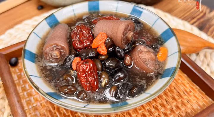 Mùa đông lạnh cần chú ý tới dinh dưỡng để tăng sức đề kháng cho cơ thể. (Nguồn: Aboluowang)