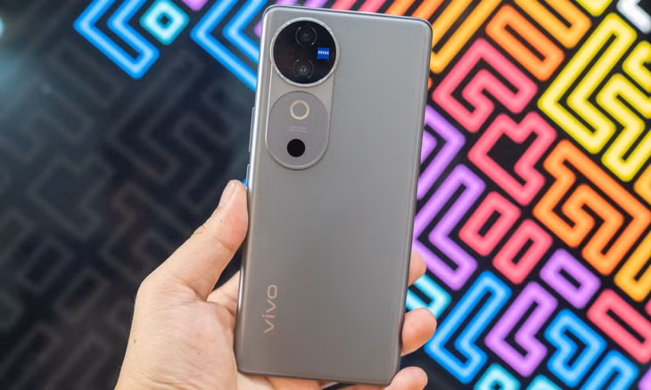 8 smartphone cận cao cấp nổi bật 2024 ảnh 5