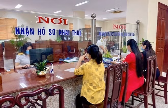 Đề xuất tạm hoãn xuất cảnh với cá nhân nợ thuế từ 10 triệu đồng. Ảnh: Nguyễn Trường.