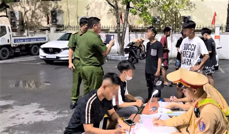 Công an tỉnh cùng