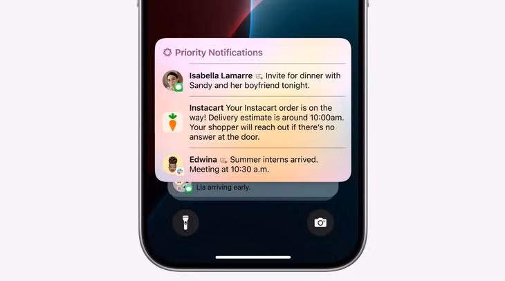Tính năng tóm tắt thông báo bằng AI trên iPhone. Ảnh: Apple