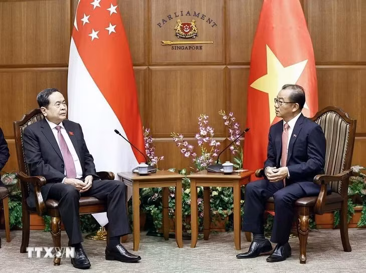 Chủ tịch Quốc hội Trần Thanh Mẫn và Chủ tịch Quốc hội Singapore Seah Kian Peng.