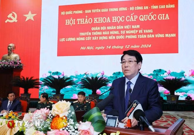 Chủ tịch nước Lương Cường đến dự và phát biểu tại Hội thảo Khoa học cấp quốc gia về Quân đội Nhân dân Việt Nam. (Ảnh: Lâm Khánh/TTXVN)