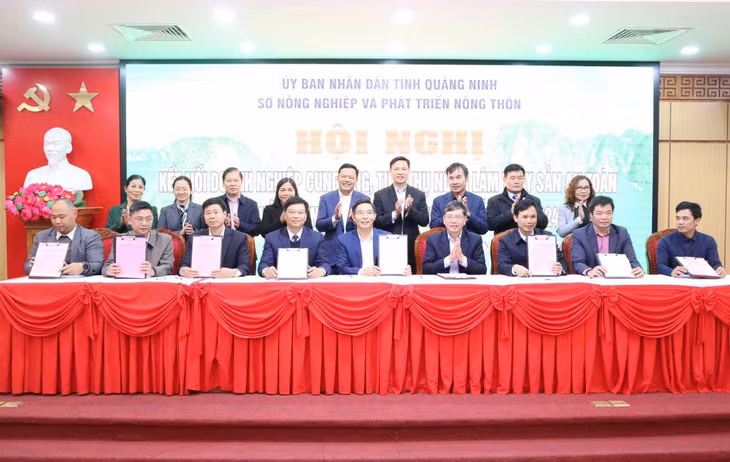 Đại diện Sở NN&amp;PTNT và các địa phương ký quy chế phối hợp về thực hiện công tác quản lý chất lượng, an toàn thực phẩm và phát triển thị trường tiêu thụ.