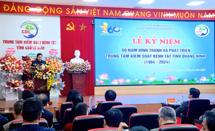 Tiến sỹ, bác sỹ Hoàng Minh Đức, Cục trưởng Cục Y tế dự phòng, Bộ Y tế phát biểu tại Lễ kỷ niệm.