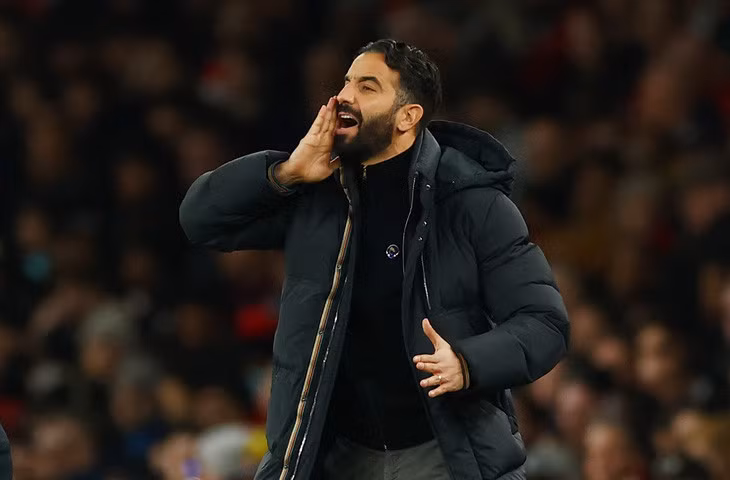HLV Ruben Amorim cảnh báo Man United sẽ trải qua chuỗi khủng khoảng, nếu không thay đổi ngay lập tức - Ảnh: REUTERS