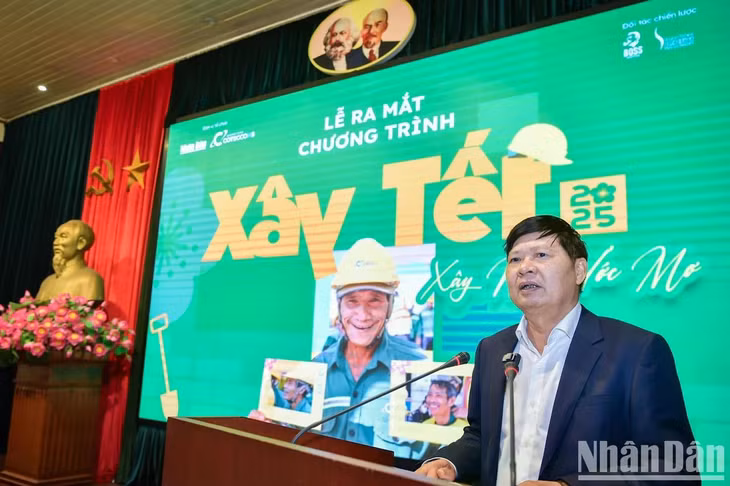 Đồng chí Phan Văn Anh, Phó Chủ tịch Tổng Liên đoàn Lao động Việt Nam phát biểu tại sự kiện.