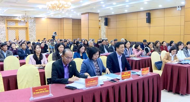 Các đại biểu tham dự hội nghị tại Trụ sở liên cơ quan số 4 (TP Hạ Long).