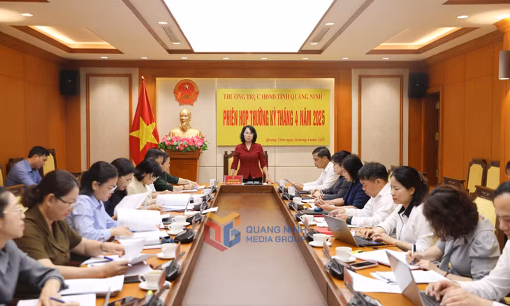 Đồng chí Trịnh Thị Minh Thanh, Phó Bí thư Thường trực Tỉnh ủy, Chủ tịch HĐND tỉnh, phát biểu kết luận.