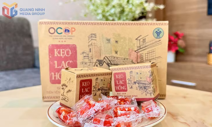 Kẹo Lạc Hồng - Sản phẩm OCOP của Tiên Yên được đóng gói với mẫu mã, bao bì đẹp, hấp dẫn. Ảnh: Mạnh Trường
