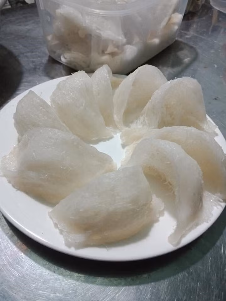 Yến sào thật có vị đặc trưng. Ảnh: Nhật Anh