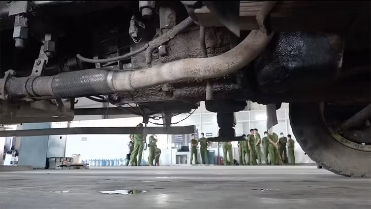 Những tiêu cực ở các trung tâm đăng kiểm đang được mở rộng điều tra. Ảnh: CA