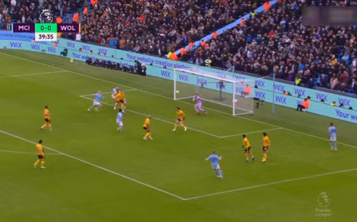 Tuy nhiên sau nhiều nỗ lực hãm thành, cuối cùng Man City cũng tìm thấy bàn thắng khai thông thế bế tắc.