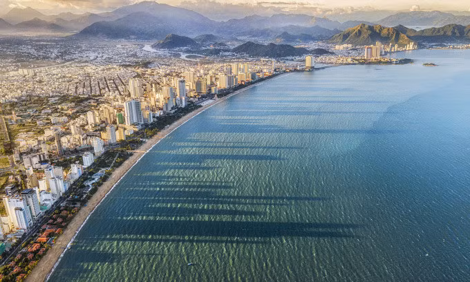 Cung đường ven biển Nha Trang. Ảnh: Trần Anh Khoa