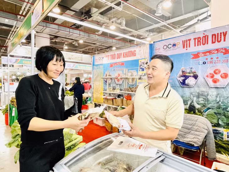 Đặc biệt, tham gia hội chợ xuân lần này, hầu hết các sản phẩm OCOP đông lạnh đã được đầu tư bao bì, hút chân không để bào quản được lâu hơn trong quá trình sử dụng.