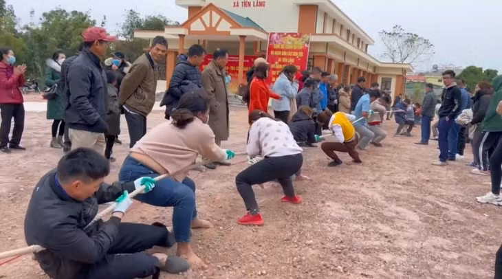 Tiên Yên sôi nổi các hoạt động thể thao, trò chơi dân gian dịp đầu xuân năm mới ảnh 2 Tiên Yên sôi nổi các hoạt động thể thao, trò chơi dân gian dịp đầu xuân năm mới ảnh 2